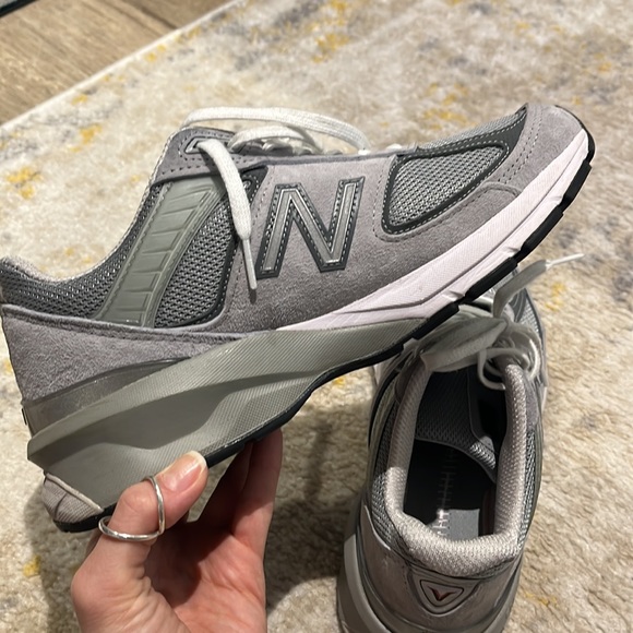 New Balance sneakers 990v5 gray size 8 1/2 - Picture 3 of 15